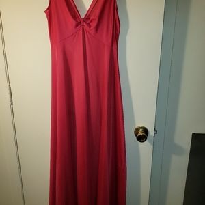Ladies dark pink nightie.